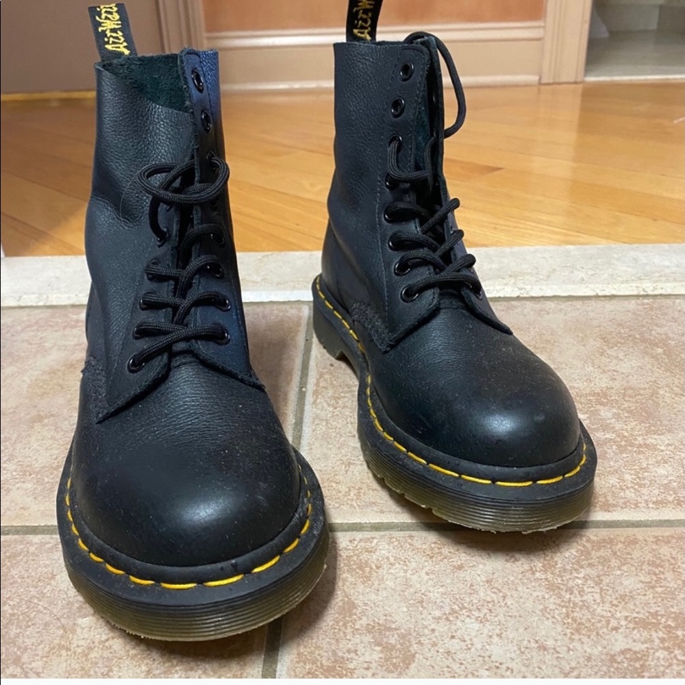 black doc martins size 6